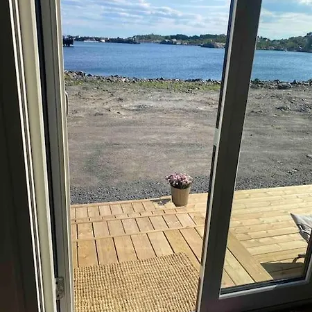 Moderne Minihus Ved Havet Sørvågen